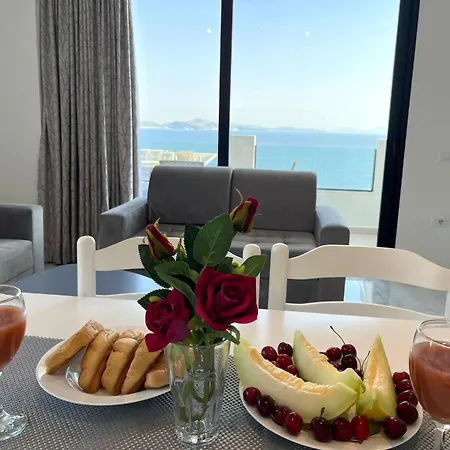 Diamond Golden 3 * Saranda