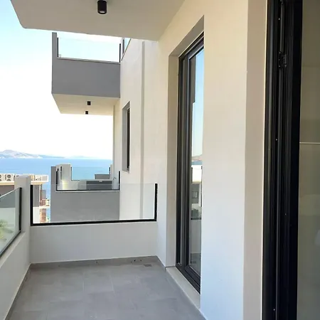 Diamond Golden 3 * Saranda