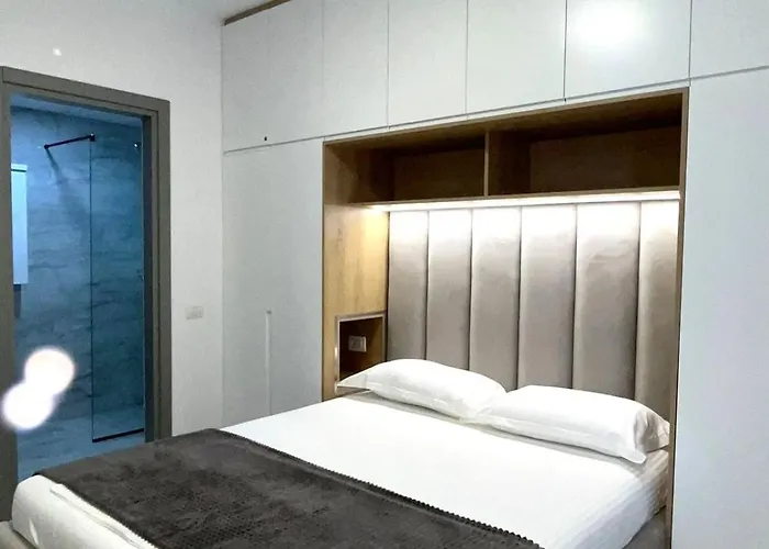 Diamond Golden 3 סרנדה