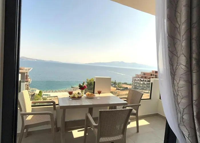 Diamond Golden 3 * סרנדה