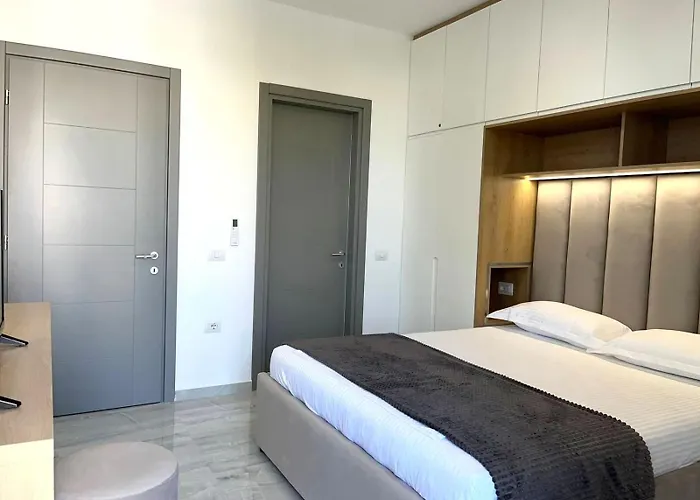 Diamond Golden 3 סרנדה